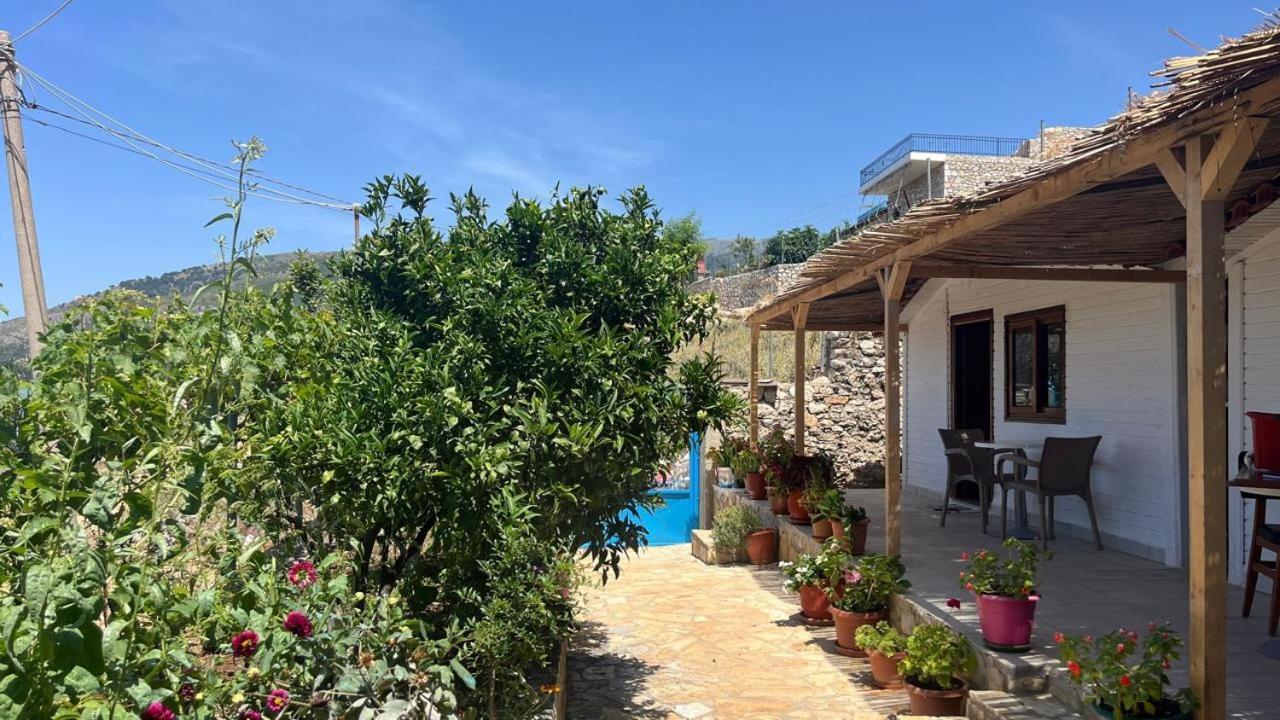 Kongjoni'S Rooms Himare Exteriör bild